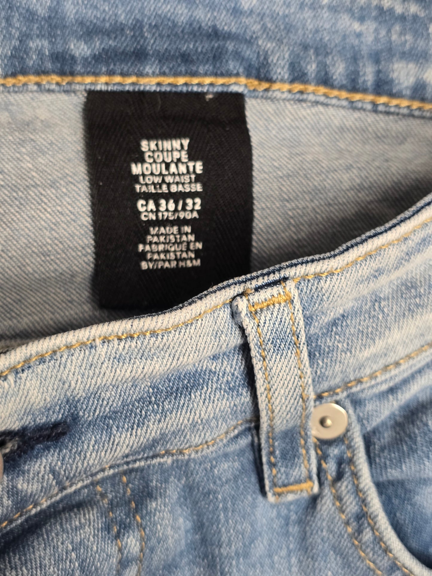 H&M Distressed Skinny Fit Light Wash Jeans