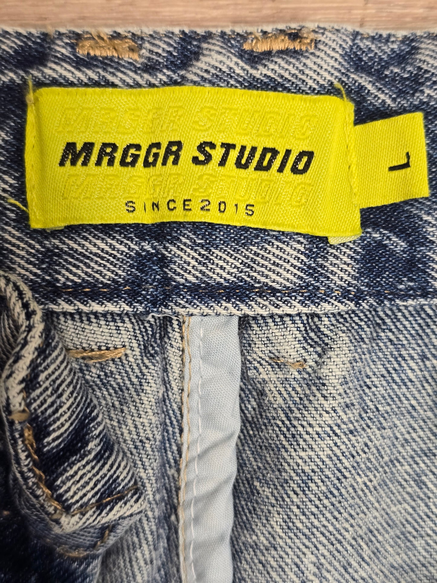 MRGGR Studio Light Wash Pleated Jeans